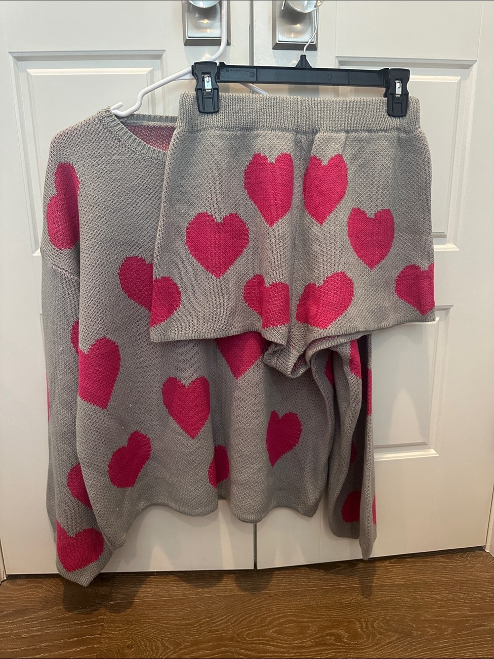Nasty Gal Gray Knit Heart Print Sweater & Shorts Set - Pink Hearts